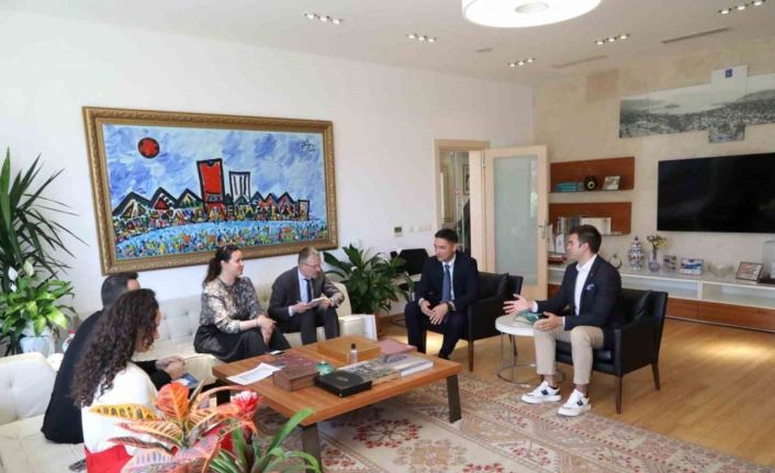 Konsoloslar Başkan Mandalinci ile görüştü