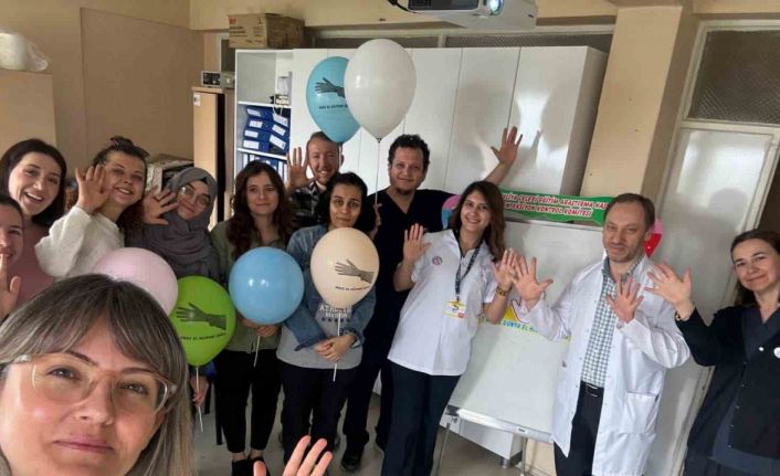 Kütahya Evliya Çelebi Hastanesinde Dünya El Hijyeni Günü bilgilendirme standı