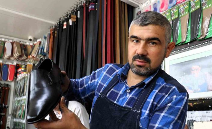 Malatyalı ’ayakkabı profesörü’nden, Cumhurbaşkanı Erdoğan’a özel ayakkabı