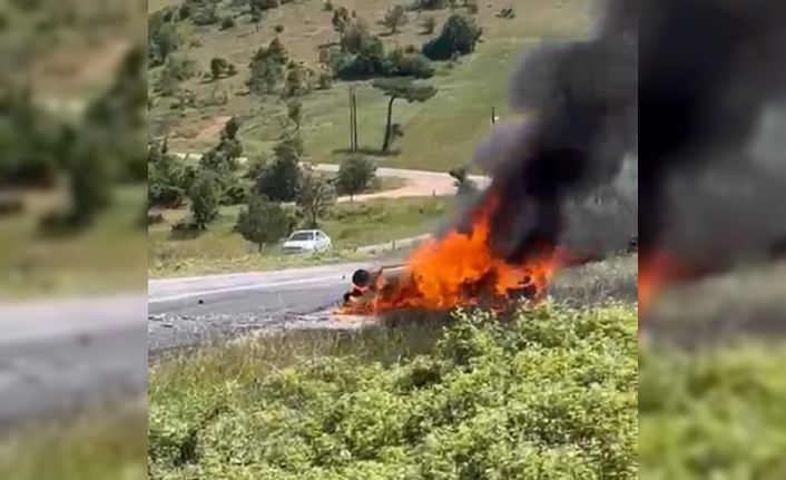Manisa’da feci kaza: Araç sürücüsü yanarak can verdi, 7 kişi yaralandı