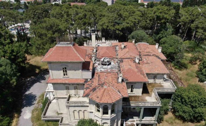 Talan edilen Forbes Köşkü artık 24 saat korunuyor