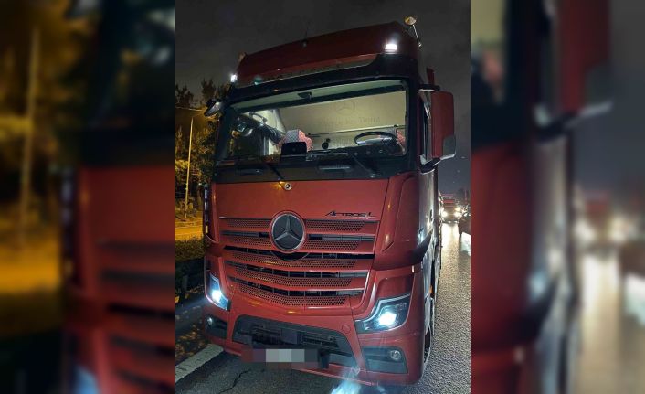 Tuzla’da tır kasasında 8 ton midye ele geçirildi