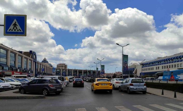 15 Temmuz Demokrasi Otogarı’nda emniyet ekiplerinden şoför ve yolculara bilgilendirme yapıldı