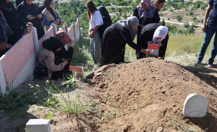 7 ay yoğun bakımda kaldıktan sonra hayatını kaybetmişti: Ziyaretine gideceği anneannesinin yanına defnedildi