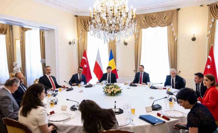 Bakan Fidan, Türkiye-Polonya-Romanya Üçlü İşbirliği Süreci Dışişleri Bakanları Toplantısı’na katıldı