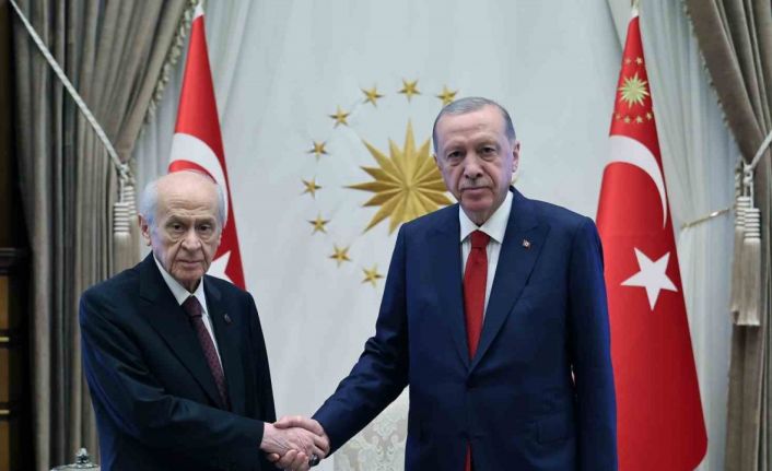 Cumhurbaşkanı Recep Tayyip Erdoğan ile MHP Genel Başkanı Devlet Bahçeli’nin görüşmesi başladı.