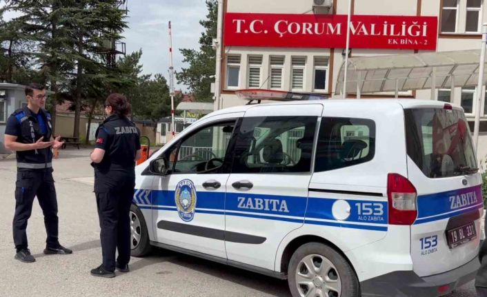 Nüfus cüzdanını kaybeden üniversite adayı zabıta ekipleri tarafından sınav merkezine götürüldü