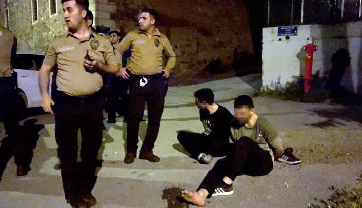 Osmanlı Devleti’nin 634 yıllık ilk hastanesinin kurşunları rulo yaparak çalmaya çalışmışlar