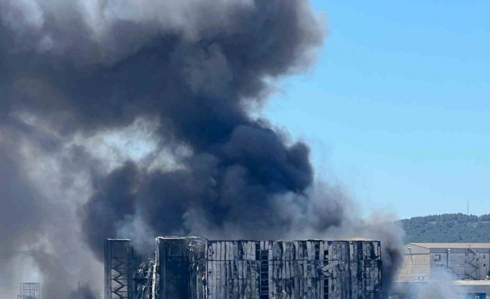 Tuzla’daki fabrika yangınına ilişkin Valilik’ten açıklama: “Ölen ya da yaralanan yok”
