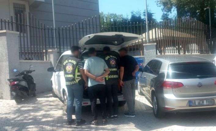 Üsküdar’da tüneli kapatıp halay çekenlere 17 bin 940 lira para cezası