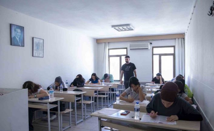 YKS’ye gireceklere ‘Her soru ya da sayfa sonunda zamanı kontrol etmeyin’ uyarısı