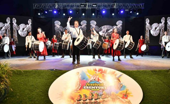 3. Uluslararası Esenyurt Halk Dansları, Müzik ve Sanat Festivali’nde Anadolu Ateşi sahne aldı