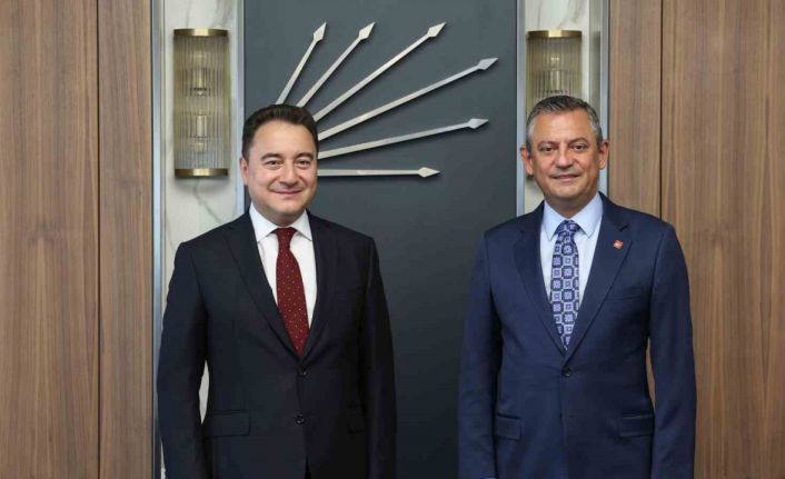 CHP Genel Başkanı Özel ile DEVA Partisi Genel Başkanı Babacan bir araya geldi