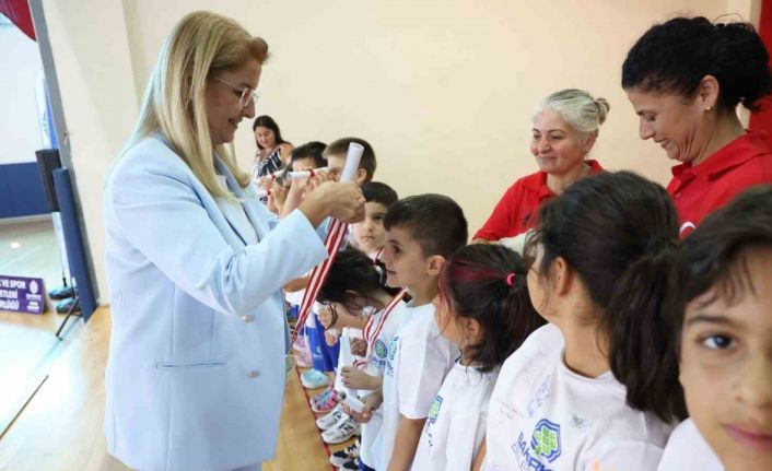 Bakırköy Belediyesi yaz spor okullarının 3. dönem kapanış töreni düzenlendi