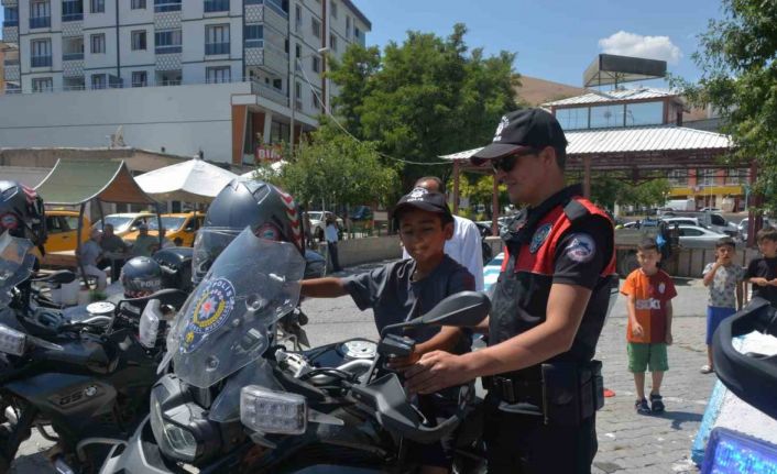 Bitlis’te Yunus polisler 5 ilçede denetimler yaptı