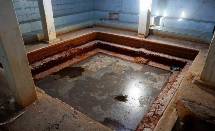 Bozkırın ortasındaki 3 asırlık çermik talan edildi, geriye harabe kaldı