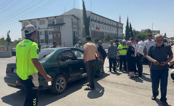 Kilis’te motosiklet ile otomobil çarpıştı: 2 yaralı