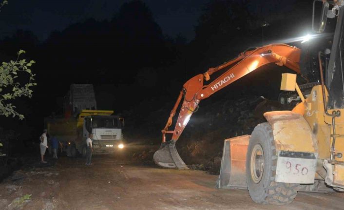 Ordu’daki yol çalışmasında orantısız patlatılan dinamit, Karadeniz-Akdeniz yolunu 8 saat trafiğe kapattı