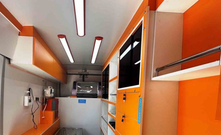 Türkiye’nin ilk yoğun bakımlı ve ameliyathaneli mobil klinik aracı Bodrum’da üretildi