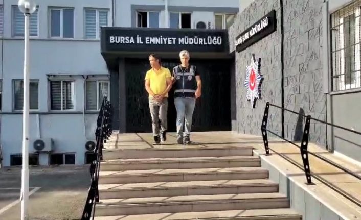 4 yıldır sahte kimlikle, kılık değiştirerek kaçıyordu.. Kıyafet alırken yakalandı