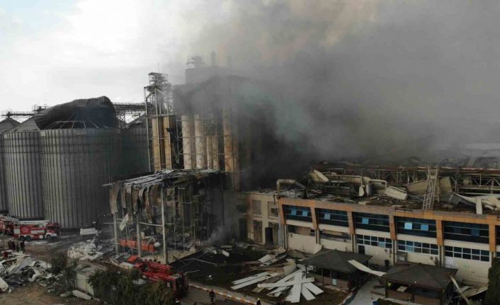 Üç saat sonra kontrol altına alınan yangını soğutma çalışmaları devam ediyor