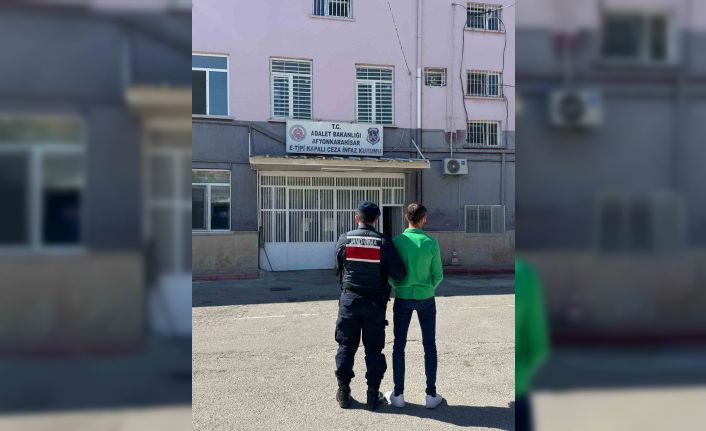 6 yıl 1 ay 6 gün hapis cezasıyla aranan şahsı jandarma yakaladı