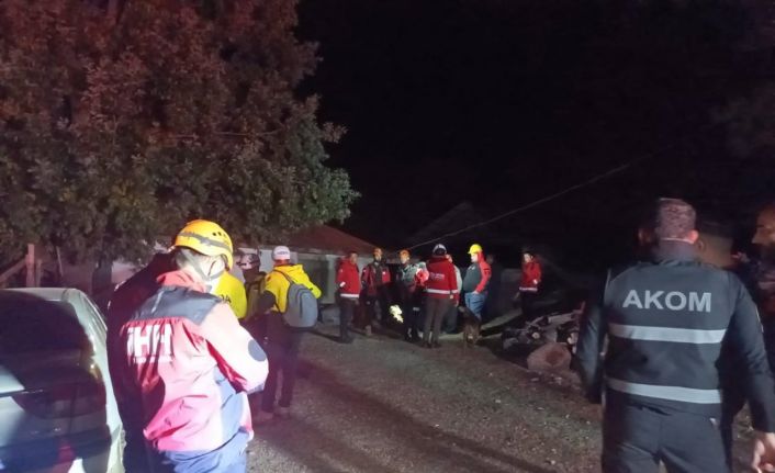 Adana’nın Kozan ilçesindeki depremde ilk belirlemelere göre 6 ev hasar gördü