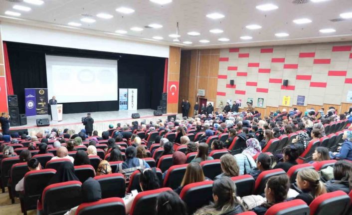 Ağrı’da "En İyi Narkotik Polisi; Anne" Projesi ile uyuşturucuyla mücadele yoğunlaşıyor