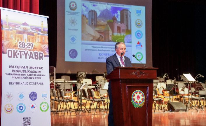 AİÇÜ Rektörü Prof. Dr. Karabulut, “Nahçıvan Özerk Cumhuriyetinin kuruluşunun Azerbaycan’ın Siyasi Tarihindeki Rolü” konferansına katıldı