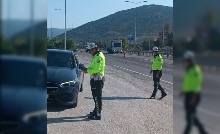 Araç sürücülerine bir günde 434 bin 529 TL trafik idari para cezası