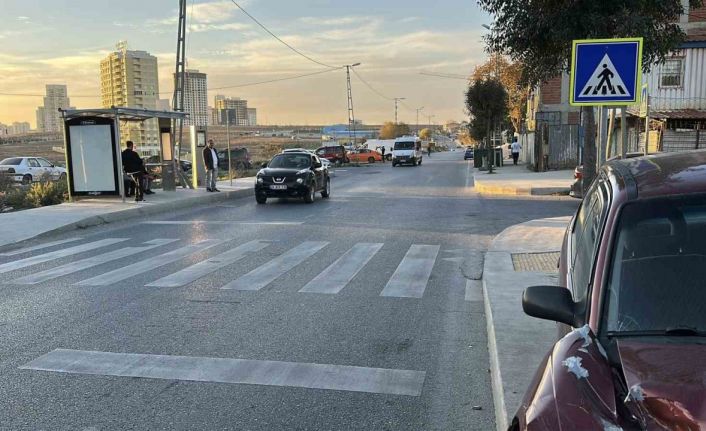 Başakşehir’de yarış yapan otomobil sürücüsü, işçilerin oturduğu araziye uçtu: 4 yaralı