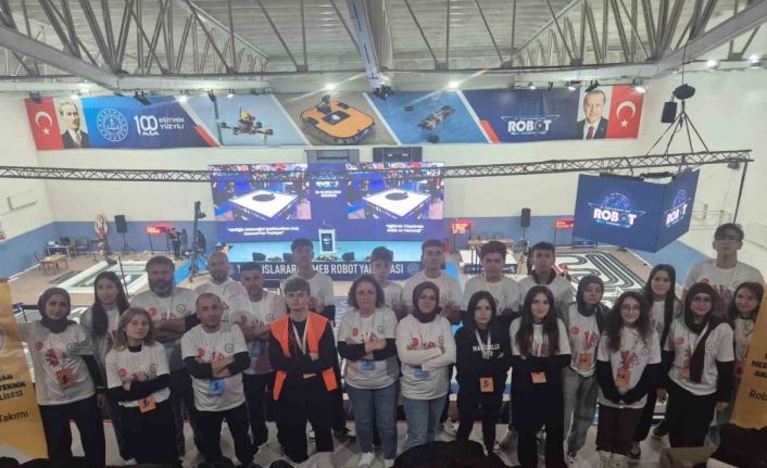 Bozüyük Mimar Sinan Mesleki ve Teknik Anadolu Lisesi Robot Takımı yarışmaya damga vurdu