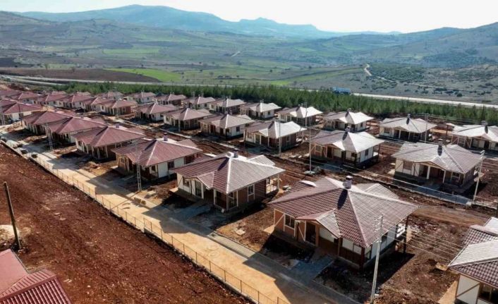 Depremde yıkılan ya da hasar gören köy evlerine parsel kolaylığı sağlanacak