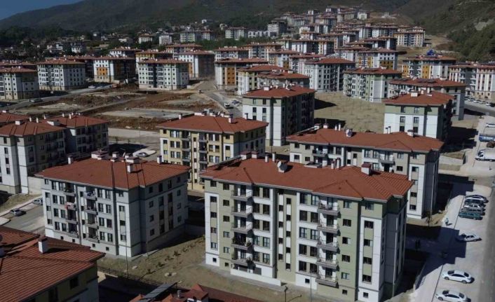 Depremin yaralarının sarıldığı Hatay’da yıl sonuna kadar 44 bin 227 konut ve iş yerinin teslimi planlanıyor