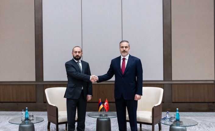 Dışişleri Bakanı Hakan Fidan, Ermenistan Dışişleri Bakanı Mirzoyan ile görüştü