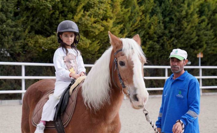 Doğal Yaşam Merkezi’nde 5 yılda 8 bin 951 çocuk ata bindi