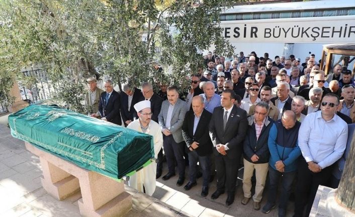 Eski TARİŞ Zeytin ve Zeytinyağı Birliği Başkanı Cahit Çetin son yolculuğuna uğurlandı