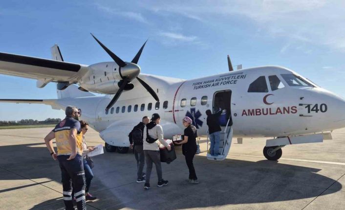 Hava Kuvvetlerine ait ambulans uçak organ nakli bekleyen hasta için havalandı
