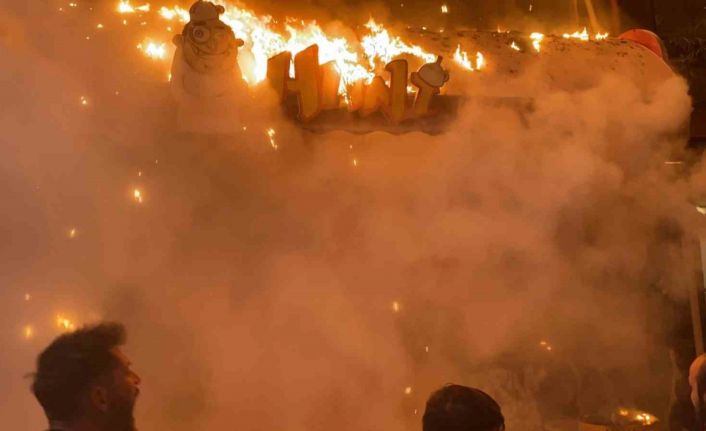 Isparta’da korkutan yangın: 5 katlı eğlence merkezi alev alev yandı