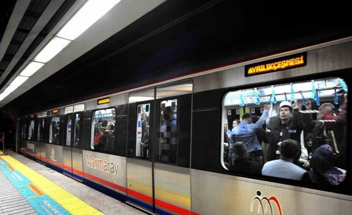 İstanbul’un en yoğun kullanılan geçidi Marmaray 11’inci yaşını yolcu rekoruyla kutladı