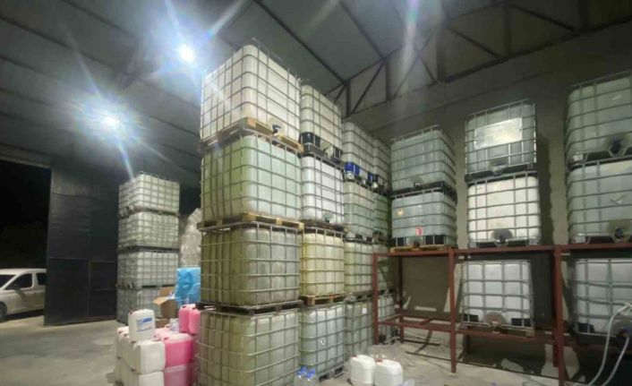 Kaçak alkol fabrikasına operasyon: 30 milyon lira değerinde malzemeye el konuldu