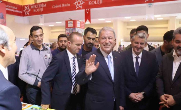 Milli Savunma Komisyonu Başkanı Hulusi Akar: “Kültürün ve medeniyetin yaşatılmasında kitapların önemli bir rolü var”