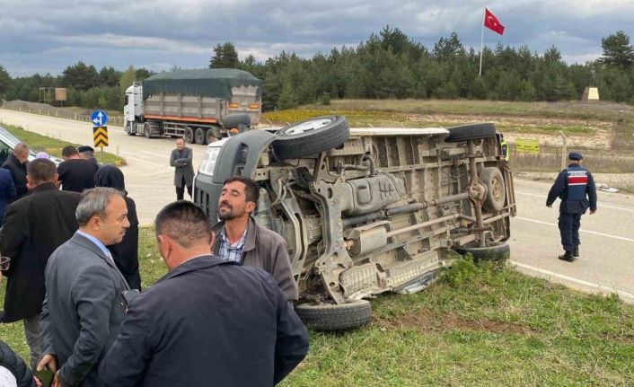 Öğrencileri taşıyan servis tırla çarpıştı: İlk belirlemelere göre 13 yaralı