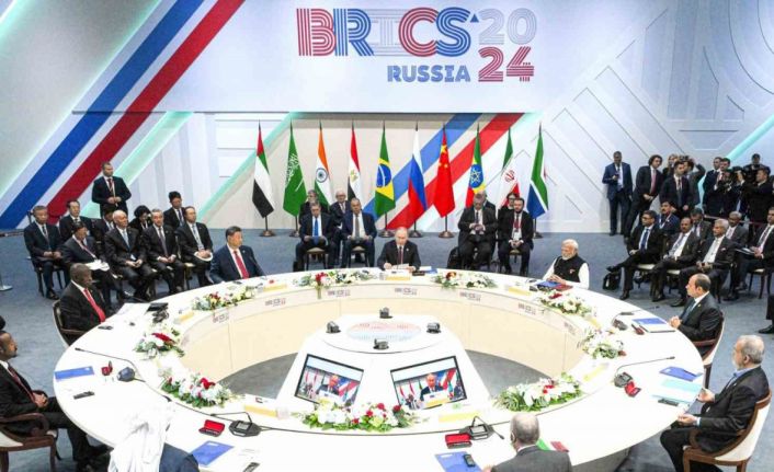 Putin: "BRICS ülkeleri dünyanın geleceği için sözde değil, fiilen sorumluluk üstleniyor"