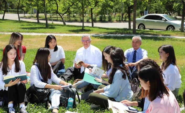 Rektör Ceylan, Türkistan coğrafyasındaki kutlu görevine devam ediyor