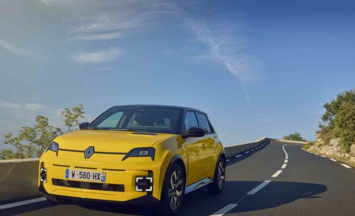 Renault 5 E-Tech %100 Elektrikli test sürüşleri Nice’te gerçekleşiyor