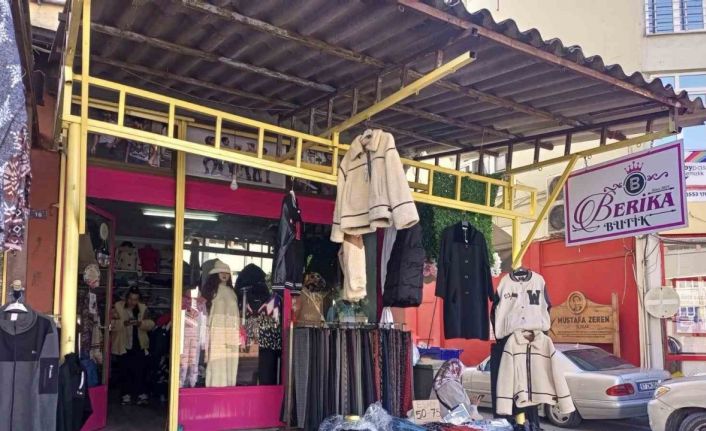 Satmak için rafa astığı montu çalınan işyeri sahibi, "Sosyal medyadan linç yedim"