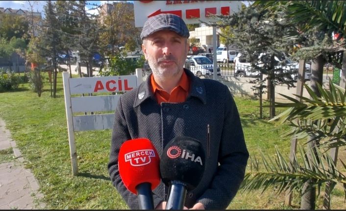 Sultangazi’de facianın eşiğinden dönüldü: Otomobil camdaki korkuluklara çarptı, 3 yaralı