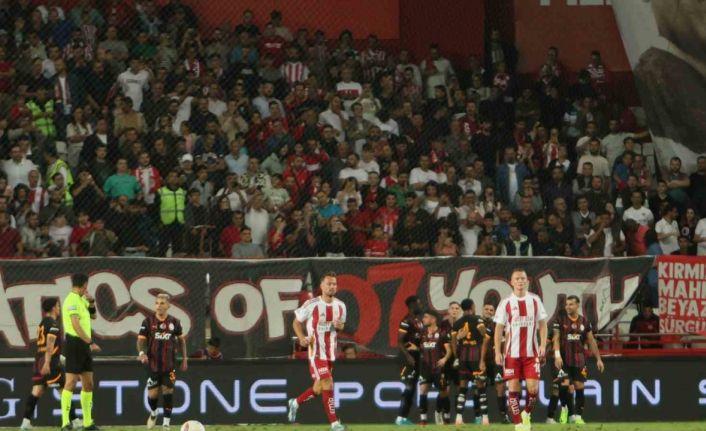 Trendyol Süper Lig: Antalyaspor: 0 - Galatasaray: 1 (Maç devam ediyor)