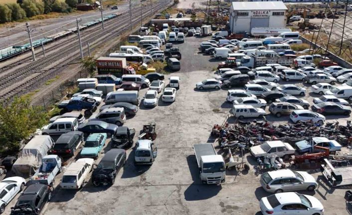 Tüm Yediemin İşletmecileri Federasyonu Başkan Yardımcısı Gülşan: "Bu arabalar benimle mezara kadar gidecek mi?"